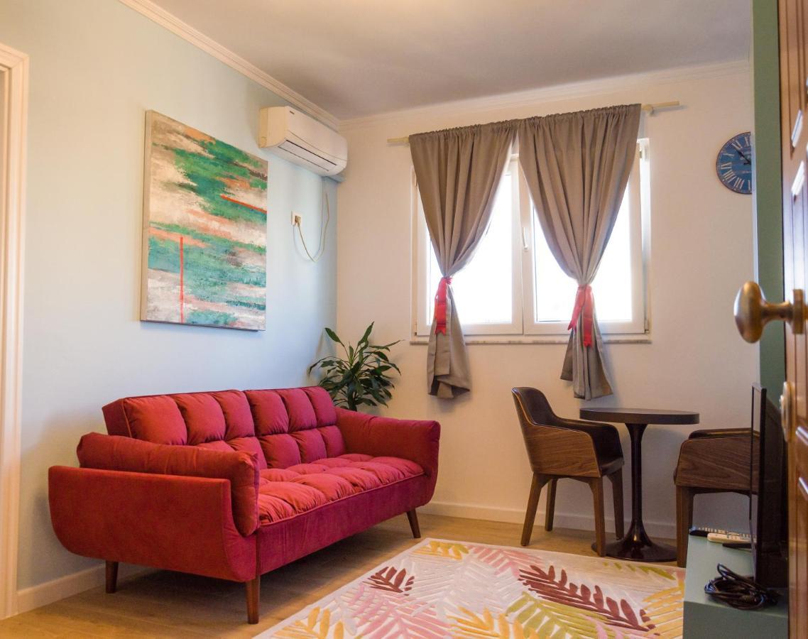 Bright Apartment Close To City Center Tiranë Luaran gambar